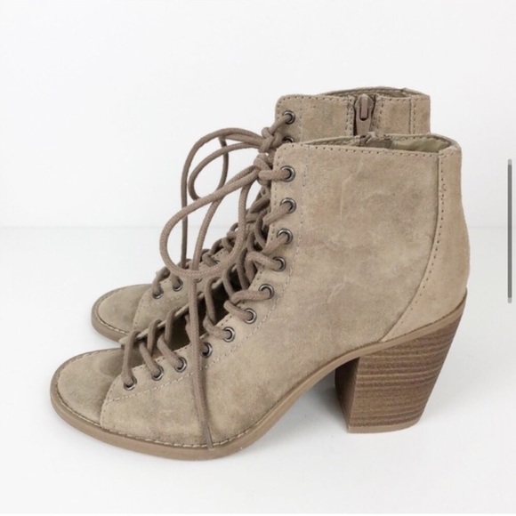 Mossimo Supply Co tan lace up ankle booties - Picture 3 of 8
